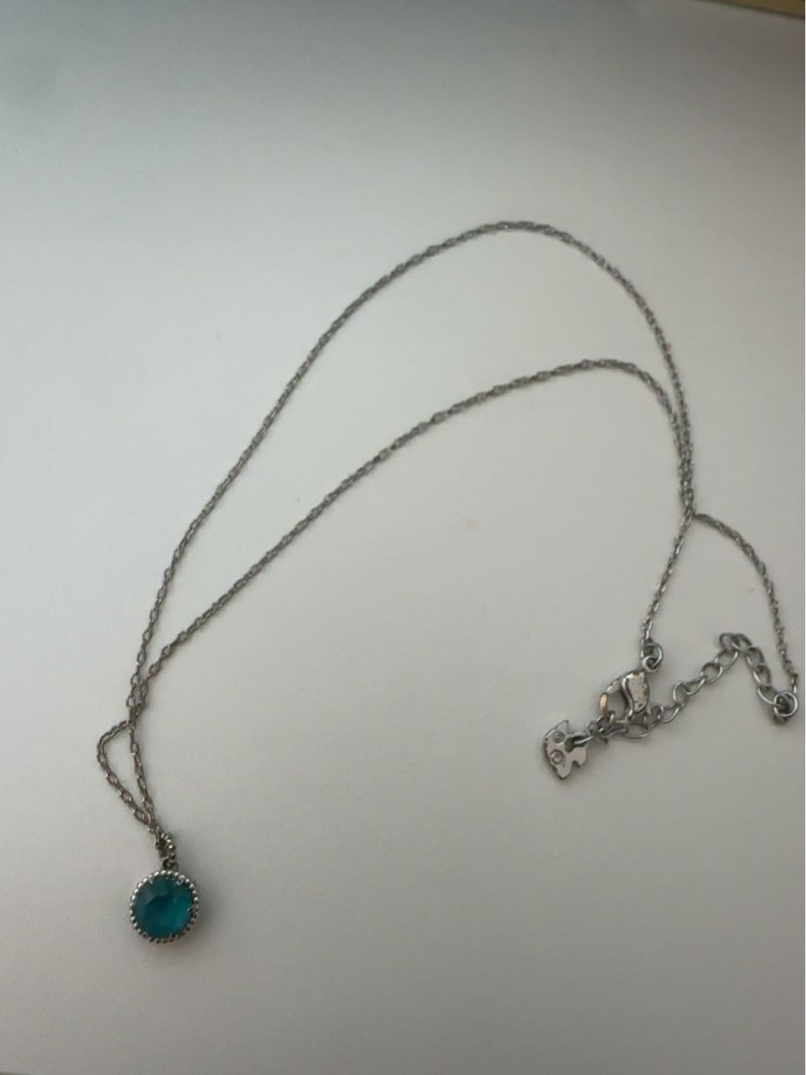 Swarovski Catenine: Swarovski Halskette mit blauem Stein – Usato da Rüthi (Rheintal) venduto da kat_d8m5