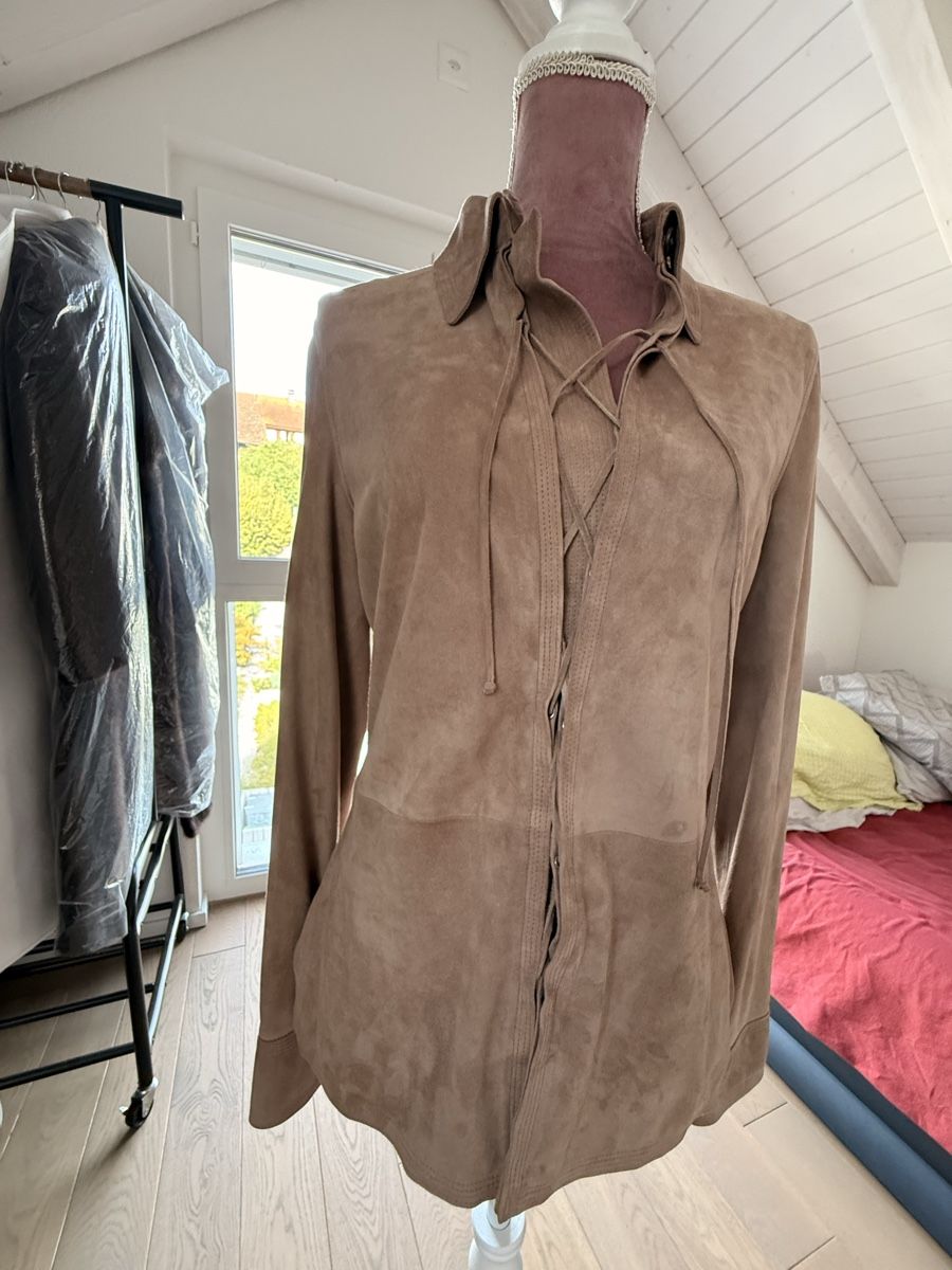 Top: Yves Saint Laurent Suede Top – Usato da Unterlunkhofen venduto da Luck_88
