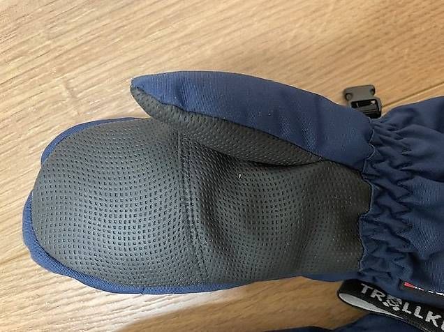 Gants: Schneehandschuhe Grösse 4 – D'occasion à Pfäffikon Sz par alar 1