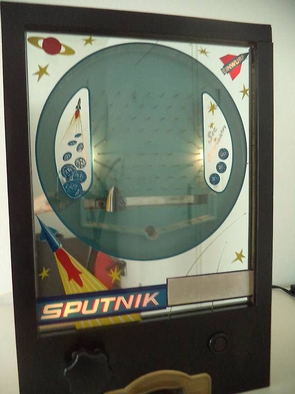 Slot Machine: Geldspielautomat SPUTNIK 1.- Fr. – Usato da Adlikon b. Regensdorf venduto da Max3 4