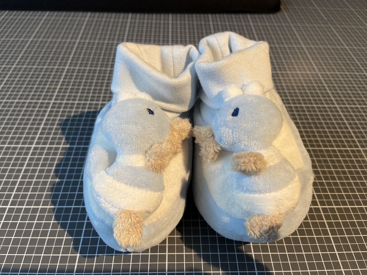 Scarpe per ragazzi: Baby Schuhe mit Rassel – Usato da Mönchaltorf venduto da Angel789