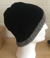 Handgestrickte Mütze, Farben grau / schwarz ⛄️
