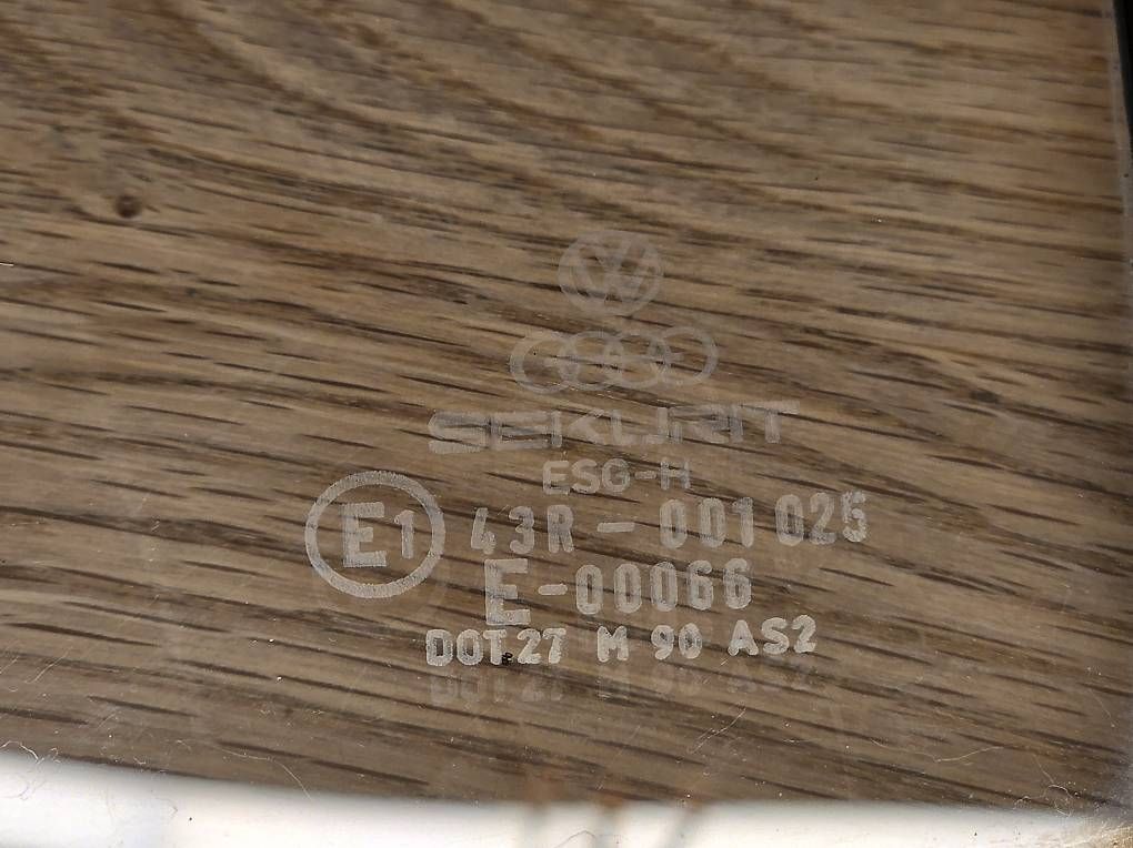 Finestre: VW T3 DREIECKSFENSTER – Usato da Wil ZH venduto da Bopcat01 1