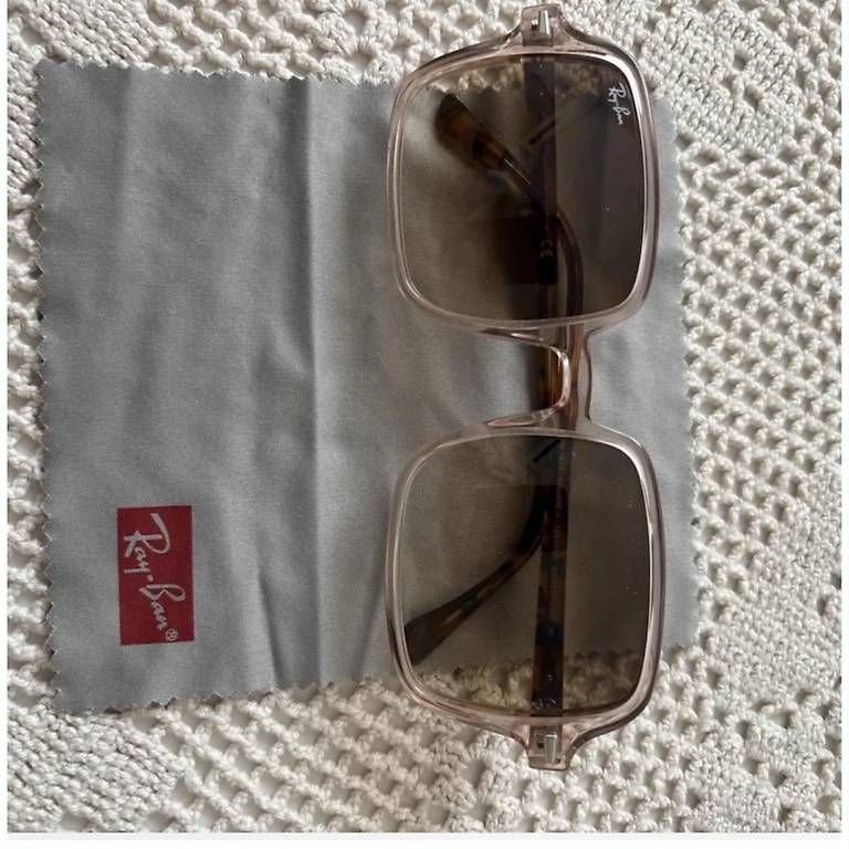 Ray-Ban Occhiali & Lenti: Ray Ban square sunglasses – Nuovo (secondo la descrizione) da Lausanne venduto da tan_98qk 1