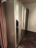 Kleiderschrank
