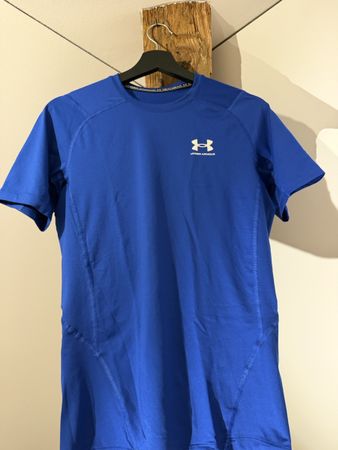 Under Armour Sportshirt blau