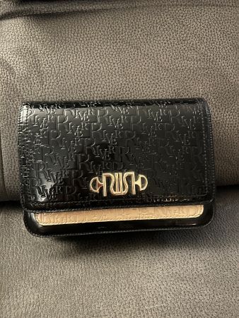 River Island Schultertasche Schwarz/Beige mit Goldkette