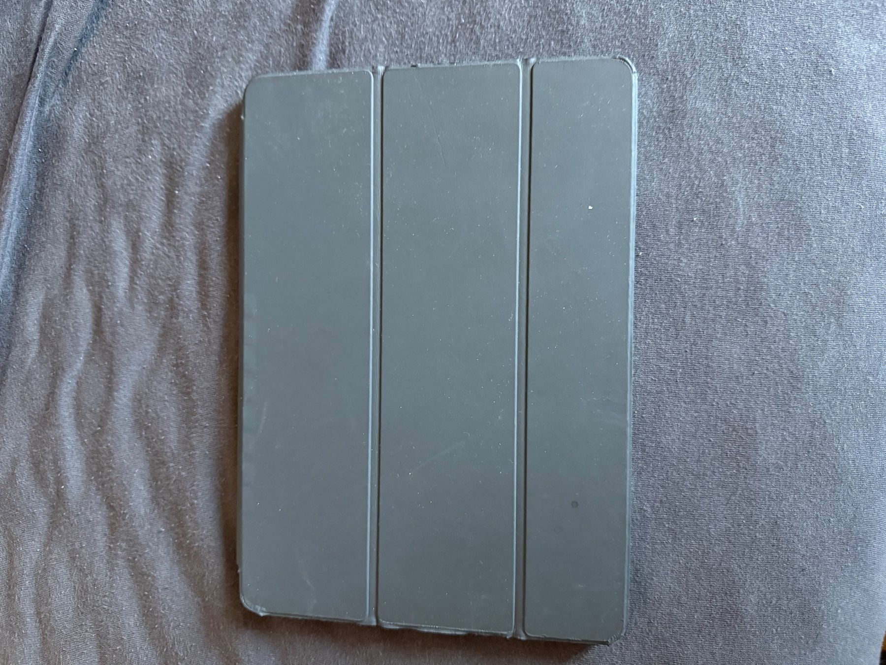 Apple Tablet PC: IPad 6. Generation mit Hülle – Usato da Chur venduto da giani04 2
