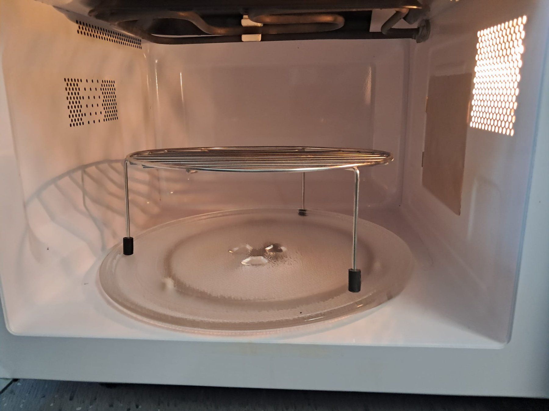 Elettrodomestici da cucina: Mikrowelle, Mikrowellen Herd, 1000 Watt – Usato da Zürich venduto da Lia107 5