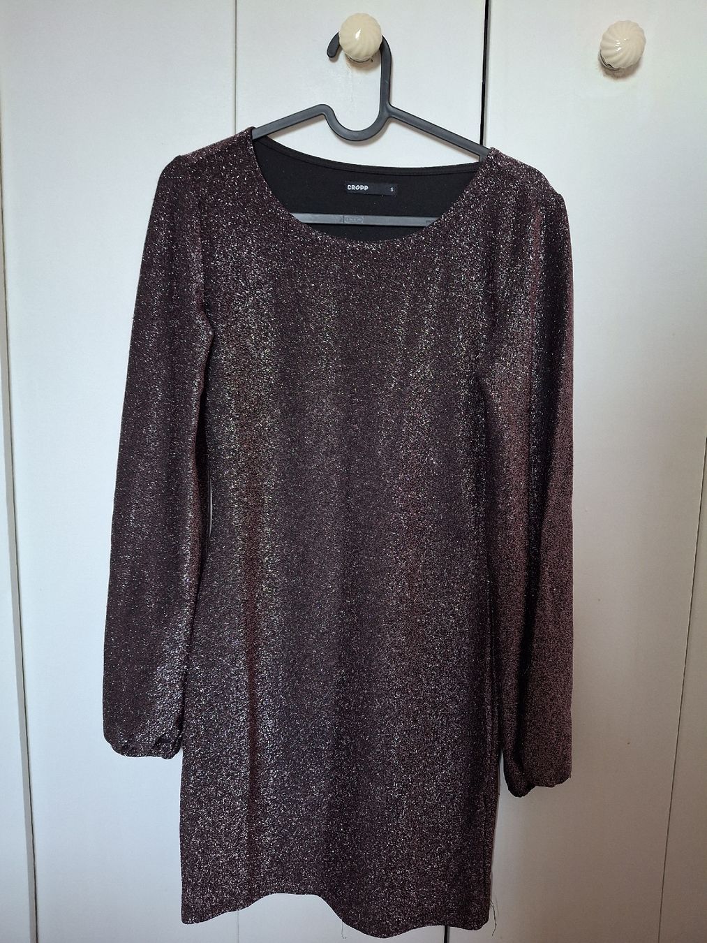 Robes: Robe rose paillettes – D'occasion à Ecublens FR par kla_th5j