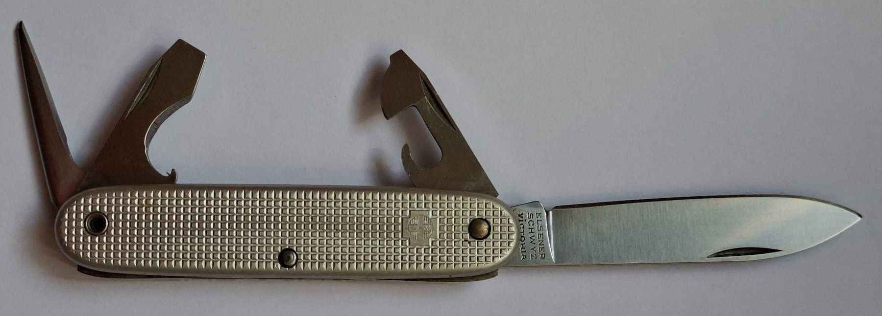 Schweizer Armee Coltelli tascabile: Couteau de poche – Usato da La Chaux-de-Fonds venduto da fan_tj9t 1