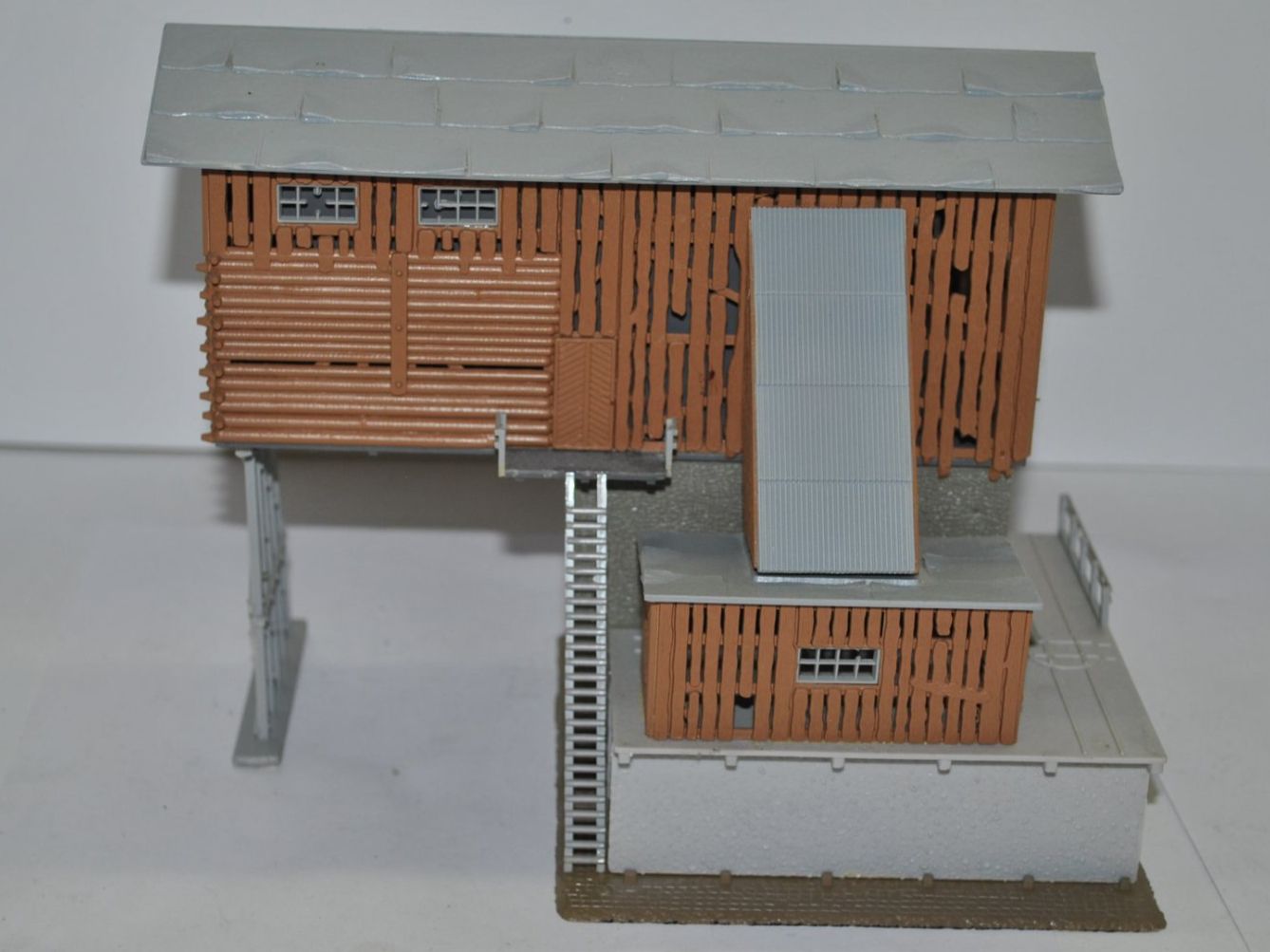 Faller Modelleisenbahnen: Faller Kieswerk (FSZ043) – Gebraucht aus Aarwangen von Bahnsupport