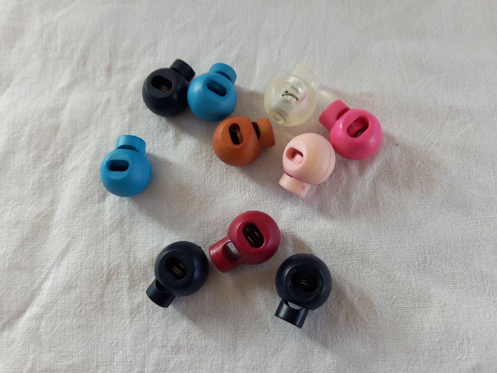 Knöpfe: Lot de 10 butées de cordon multicolores – Gebraucht aus Rossens FR von