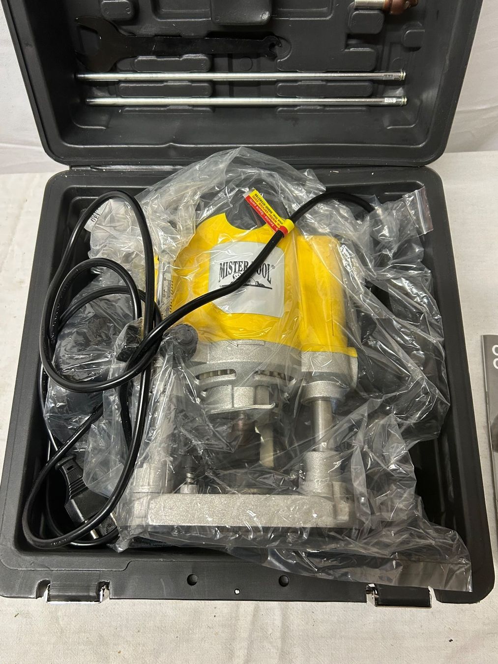 Tutte le macchine: Oberfräse Mister Tool 1600 W – Nuovo e nell'imballaggio originale da Reinach AG venduto da Polarstern1