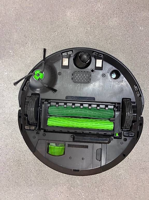 Irobot Aspirateurs & Accessoires: iRobot Roomba Combo j9+ mit Clean Base  Top Zustand – D'occasion à Aarau par FGruetter88 1