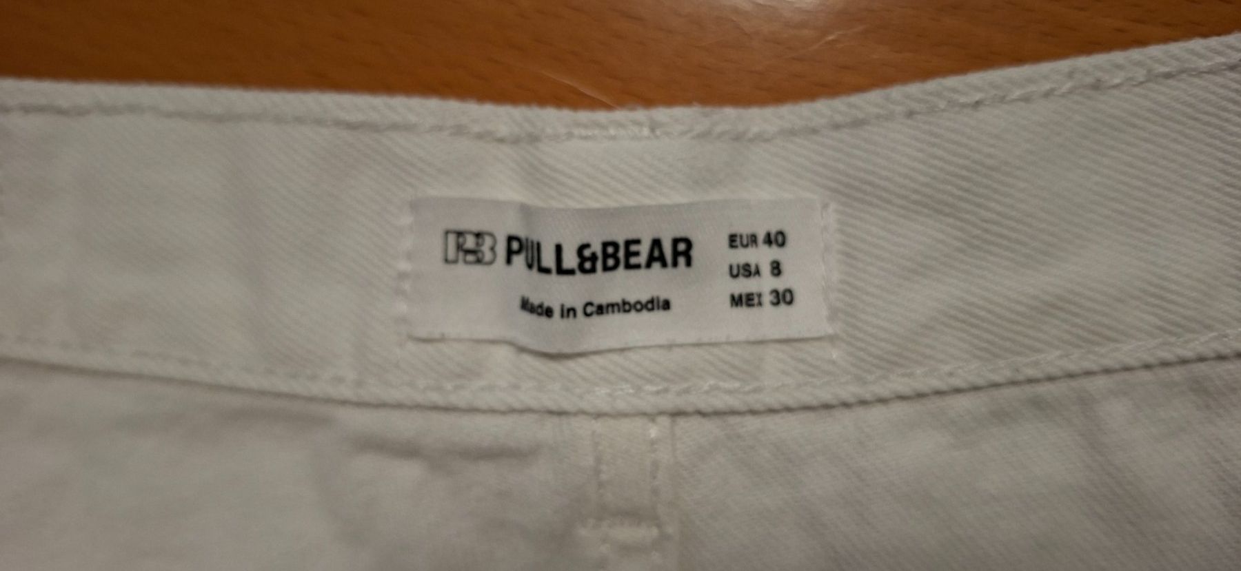 Pull&Bear Pantaloni: Short Pull&Bear blanc, taille 40, jamais porté ! – Nuovo (secondo la descrizione) da Granges-Paccot venduto da kilu4 2