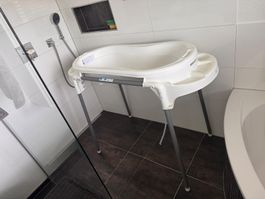 Babybadewanne mit Ständer weiss gebrauchter Zustand