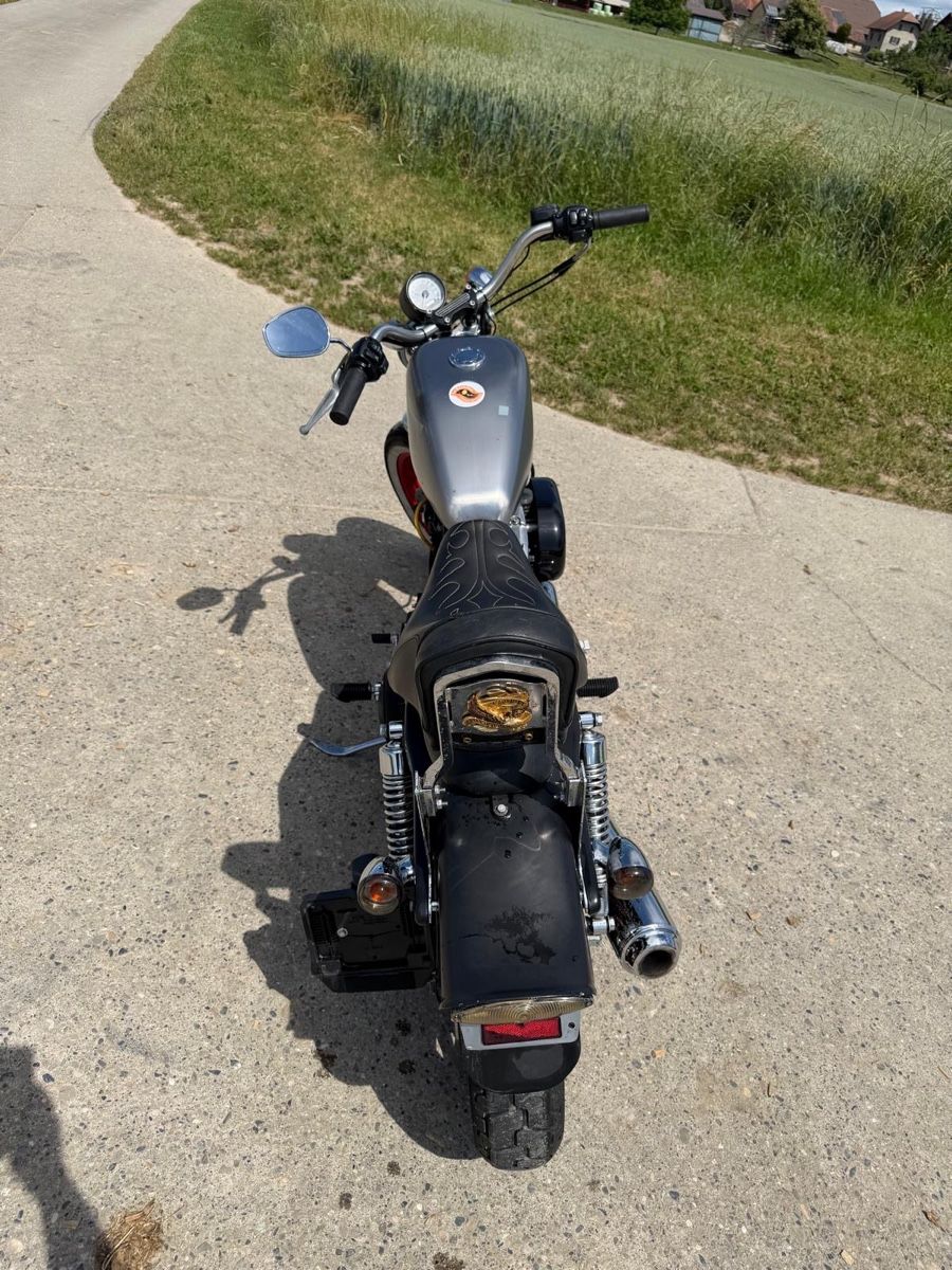 Harley-Davidson Strasse: Harley Davidson  – Gebraucht aus Rueyres-les-Prés von osm_6ncr 1