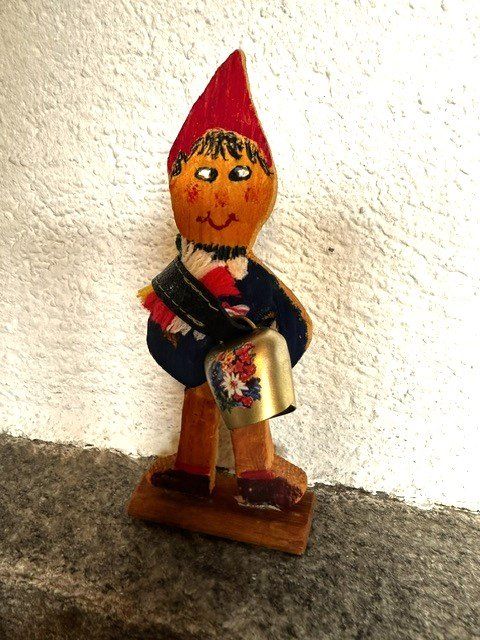 Figurines: hAndgEschNitZter  ScheLLenuRsLi – D'occasion à Winkel par zeho 1