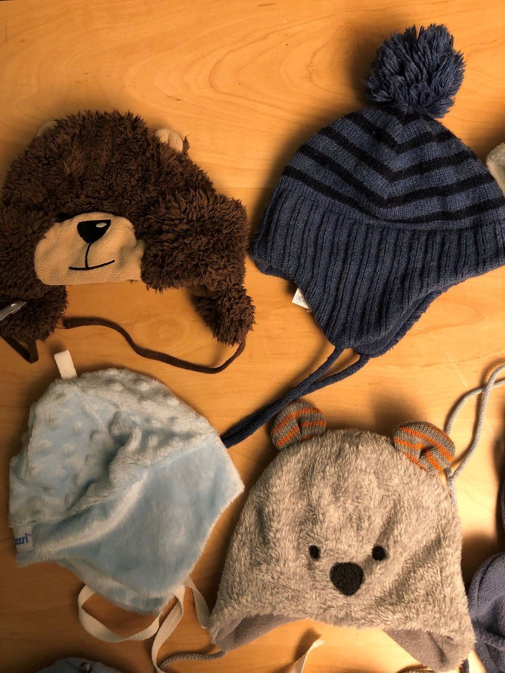 Sonstige Jungenkleidung: Mützen-Handschuhe Paket Gr.62 – Gebraucht aus Obergerlafingen von cabo4 1