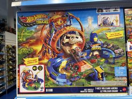 Hot Wheels Monster Truck Set T-Rex Volcano Arena