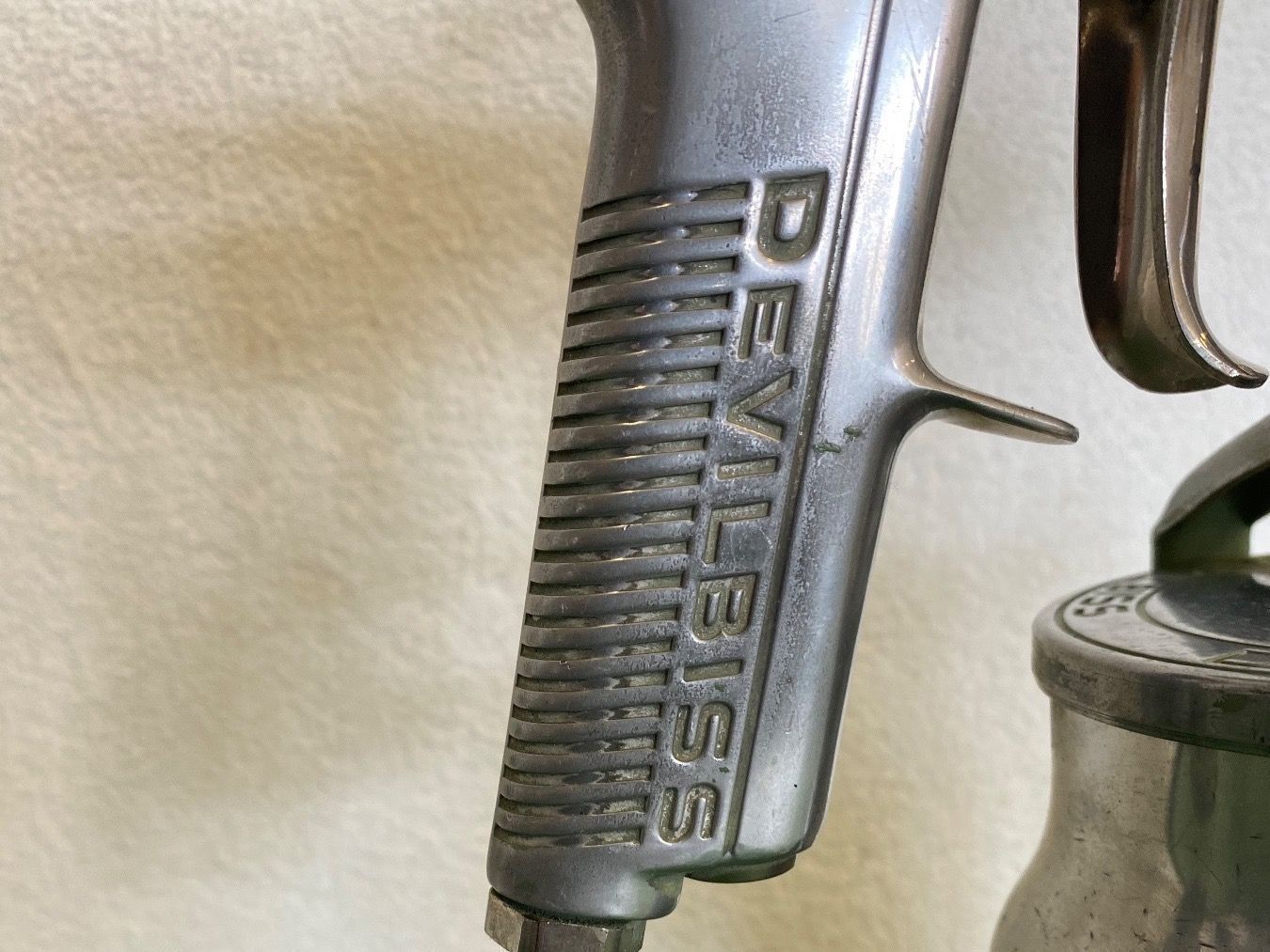 Tutti gli attrezzi: DEVILBISS pistolet succion advance – Usato da Aarberg venduto da SNMachines 6