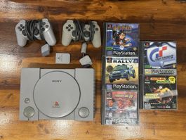 Sony PlayStation 1 Konsole mit zwei Controllern und Spielen