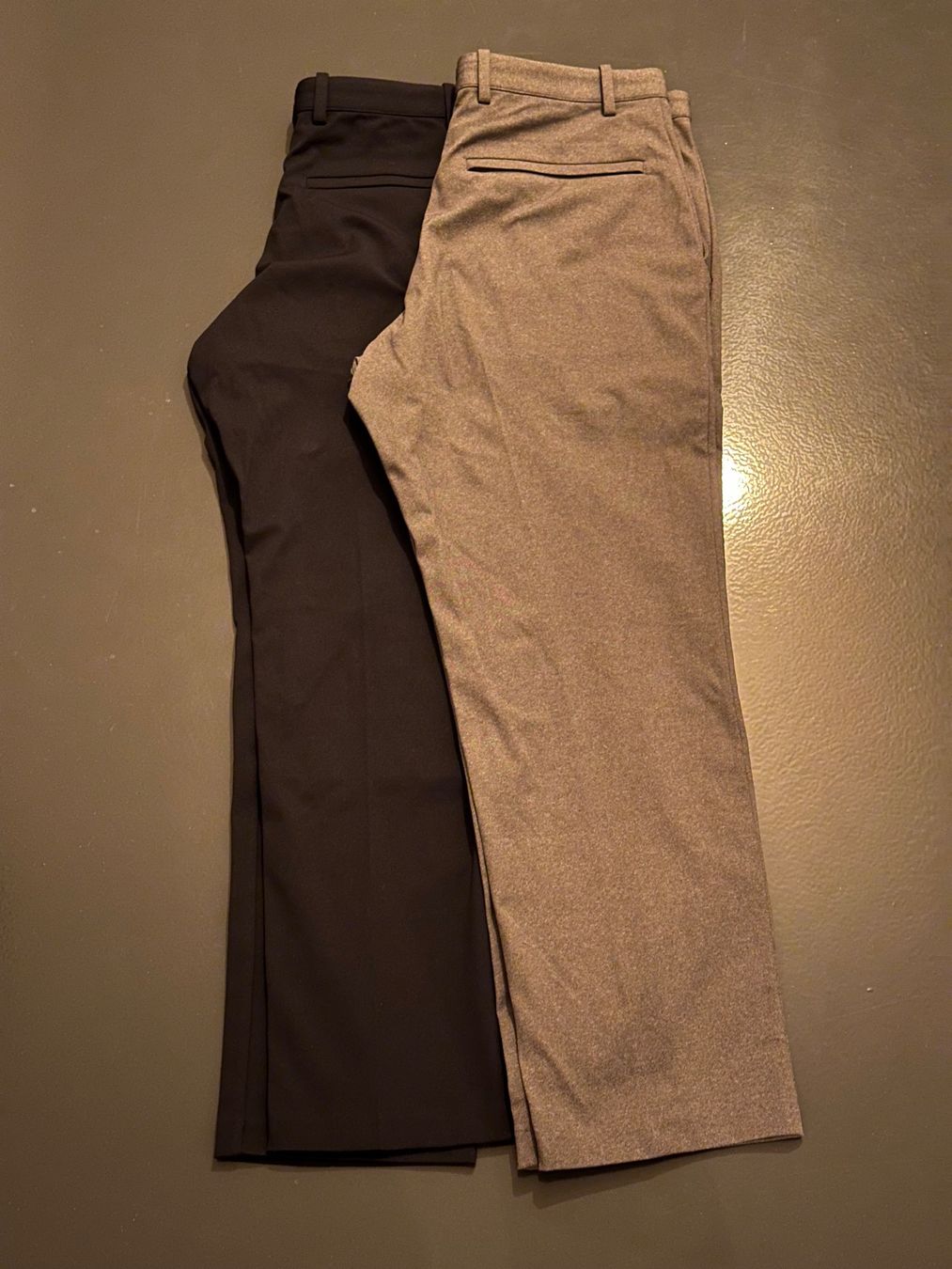 Uniqlo Pantaloni: Uniqlo Herren Hose – Nuovo e nell'imballaggio originale da Schlieren venduto da James1010