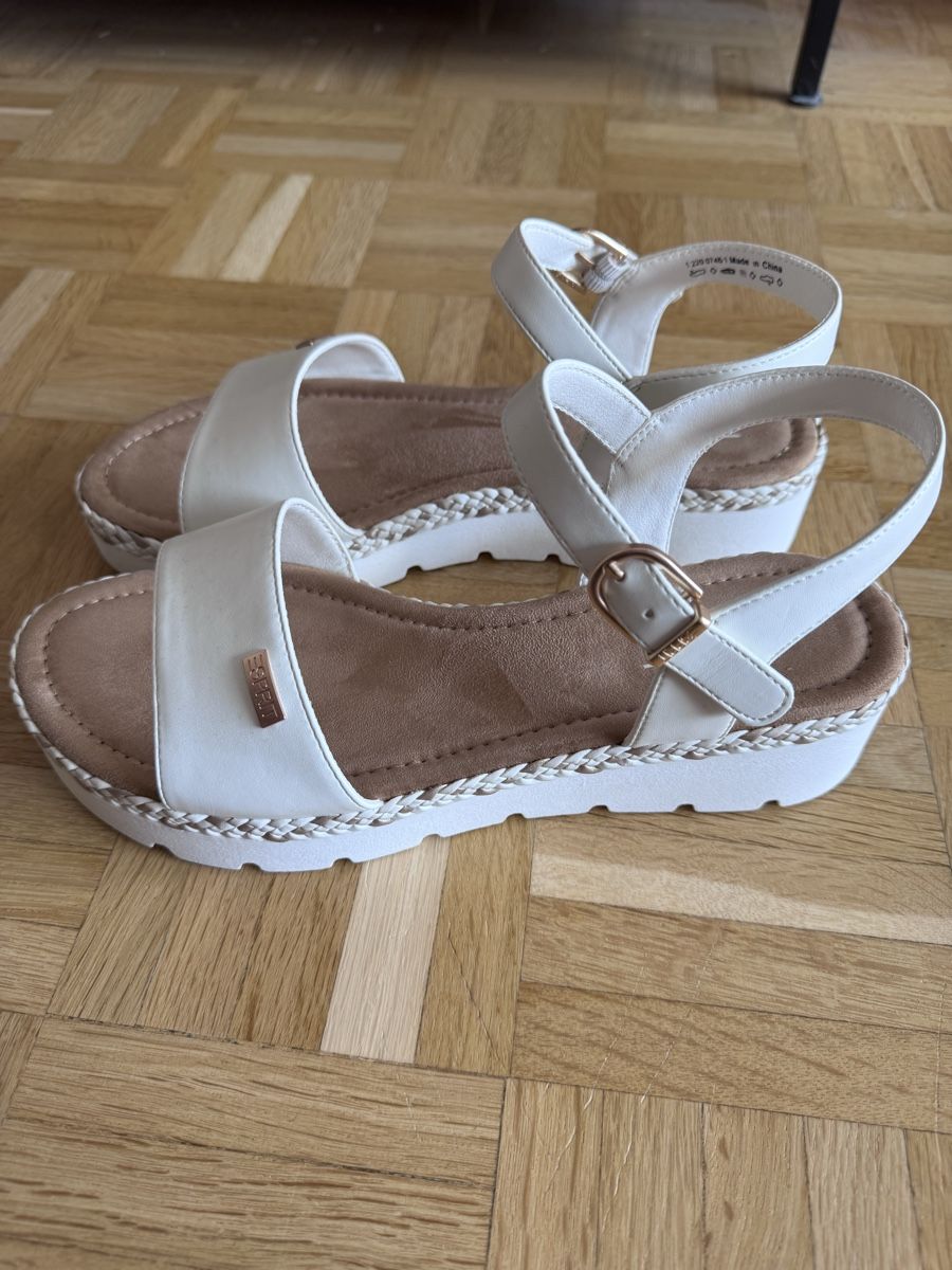 Esprit Scarpe da donna: Esprit Sandalen Weiss Grösse 40 neuwertig – Nuovo (secondo la descrizione) da St. Gallen venduto da kara_24 1