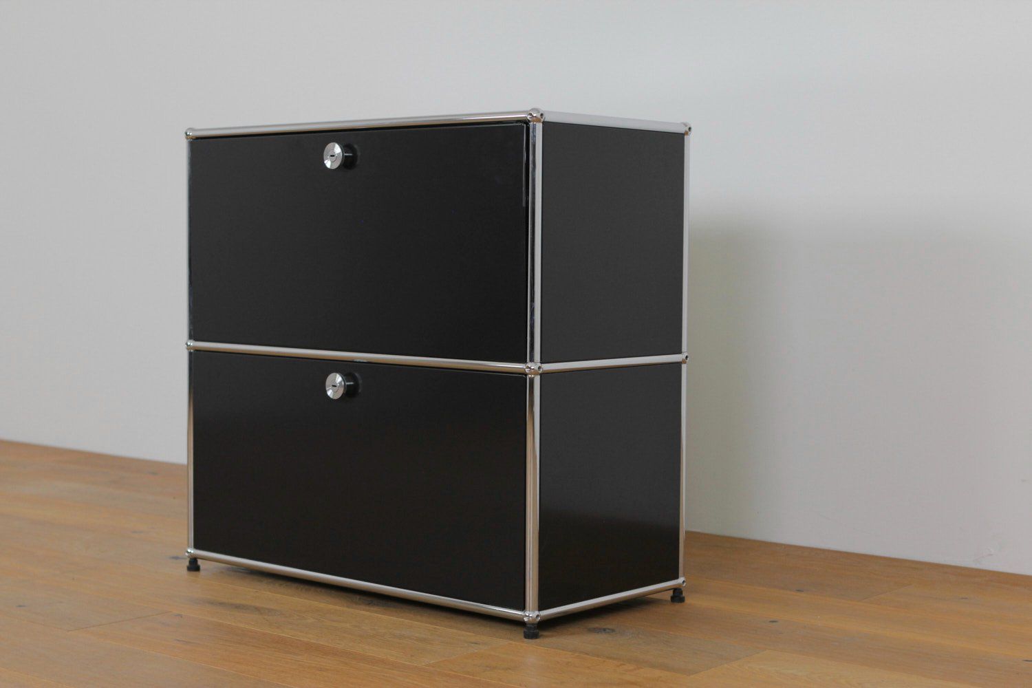 USM Scaffali: USM Haller Regal Graphitschwarz – Nuovo (secondo la descrizione) da Affoltern am Albis venduto da StudioStandard 1