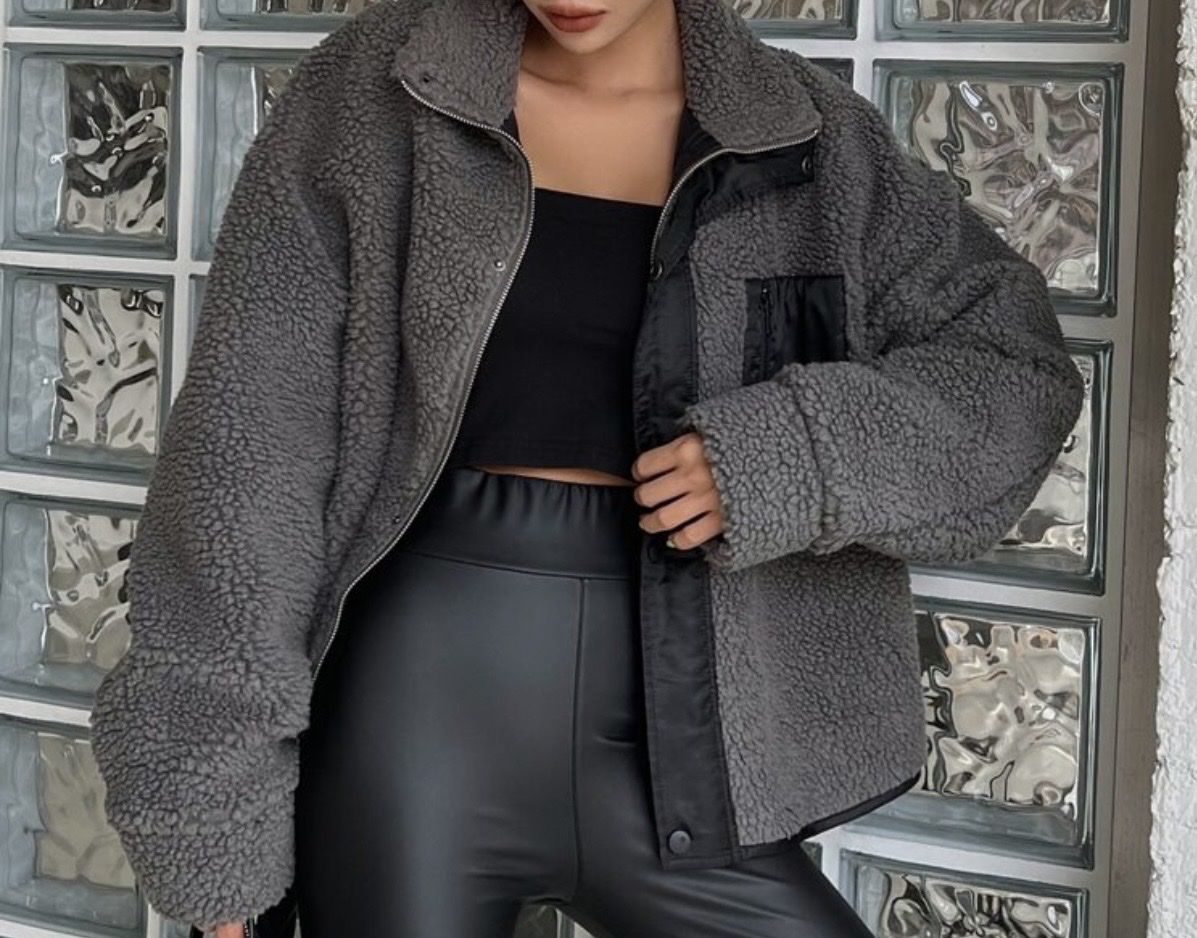 Vestes: Graue Jacke – Neuf (Voir description) à Domat/Ems par Ker_9dnd