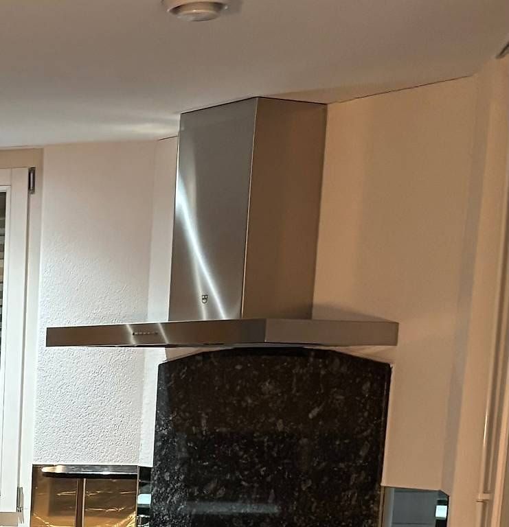 V-Zug Hottes de ventilation: VZUG Dampfabzug DWE9 – D'occasion à Brüttisellen par LYC 1