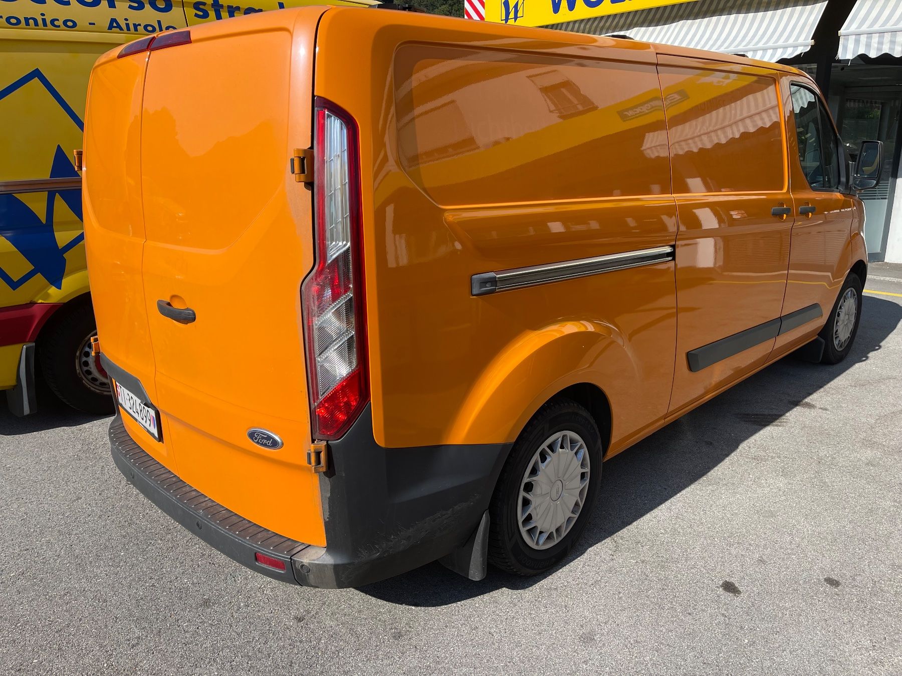 Ford Nutzfahrzeuge: Furgone Ford Transit Custom 155ps – Gebraucht aus Lugano von Cbr840328 2