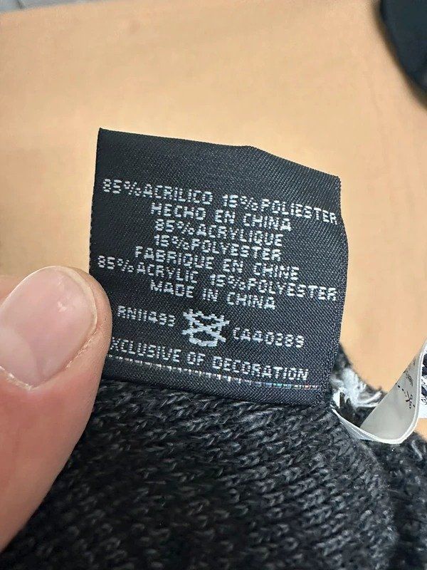Copricapi, berretti & cappellini: New Era BSC Young Boys Winter Beanie – Usato da Bellinzona venduto da LA-ropa-de-Juan 1