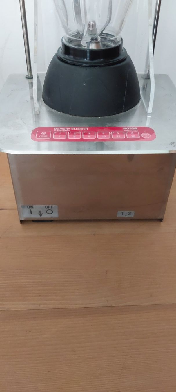 Lips Appareils de cuisine: Rotor Memory Blender RMB2 In-Counter 2L – D'occasion à Thun par Gampiri 1