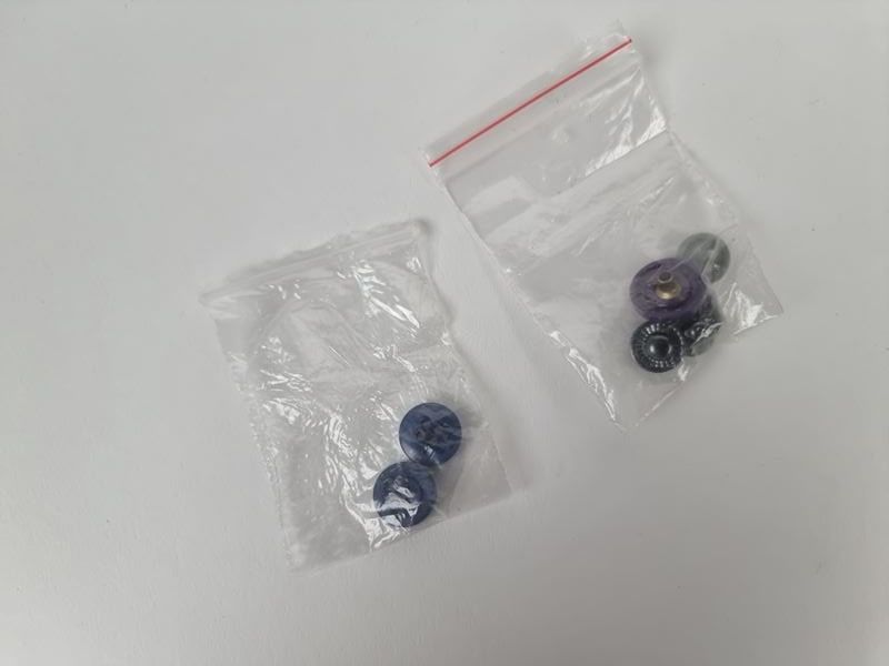 Boutons: Verschiedene blaugrüne Knöpfe – D'occasion à Urtenen-Schönbühl par Restwert_Schoenbuehl 7