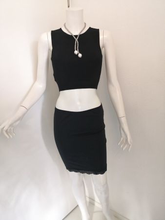 🤩MANOR UNTER-ROCK SCHWARZ MIT SPITZEN-RAND NEU