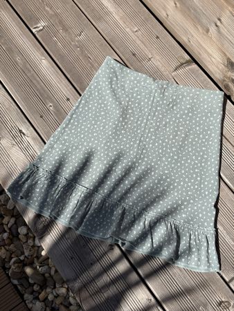 Leichter Sommerrock von Brandy Melville mit Blumenmuster