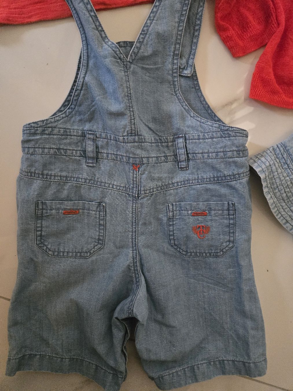 Lotti & Set di vestiti: Tartine et Chocolat  Ensemble garçon 18 mois – Usato da Le Landeron venduto da Plushka 3