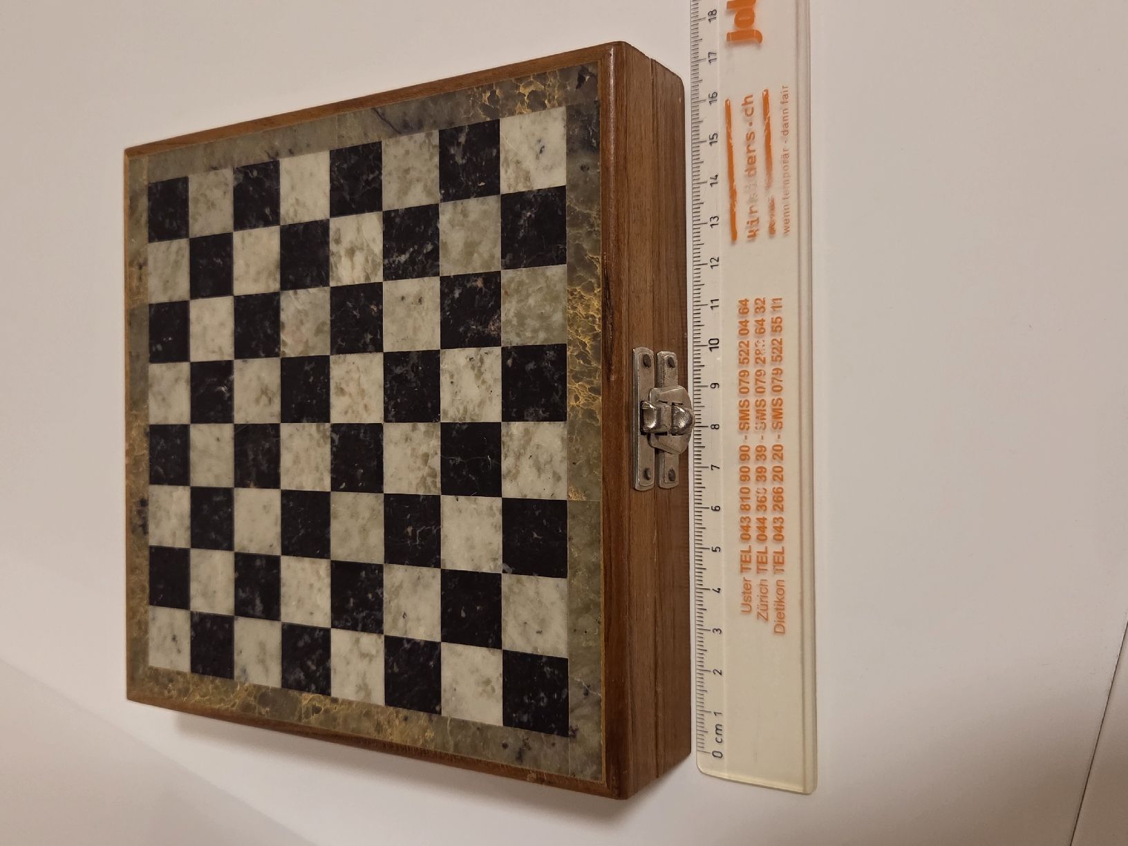 Giochi: Schachspiel Marmor Figuren & Holzschatulle – Usato da Maienfeld venduto da crx88 4