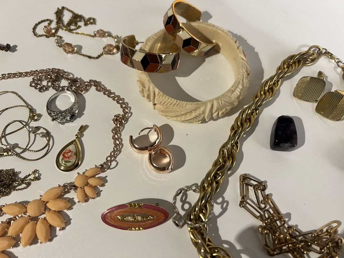 Sonstiger Schmuck: Lot de bijoux anciens – Gebraucht aus St-Pierre-Clages von ste_xk6p 4
