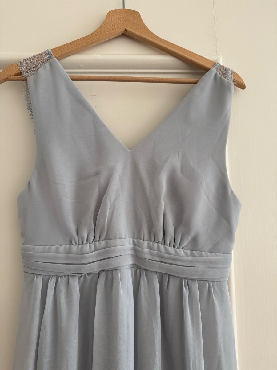 Robes: Langes Kleid hellblau Grösse S Spitze V-Ausschnitt – D'occasion à Basel par sii_sws2 1