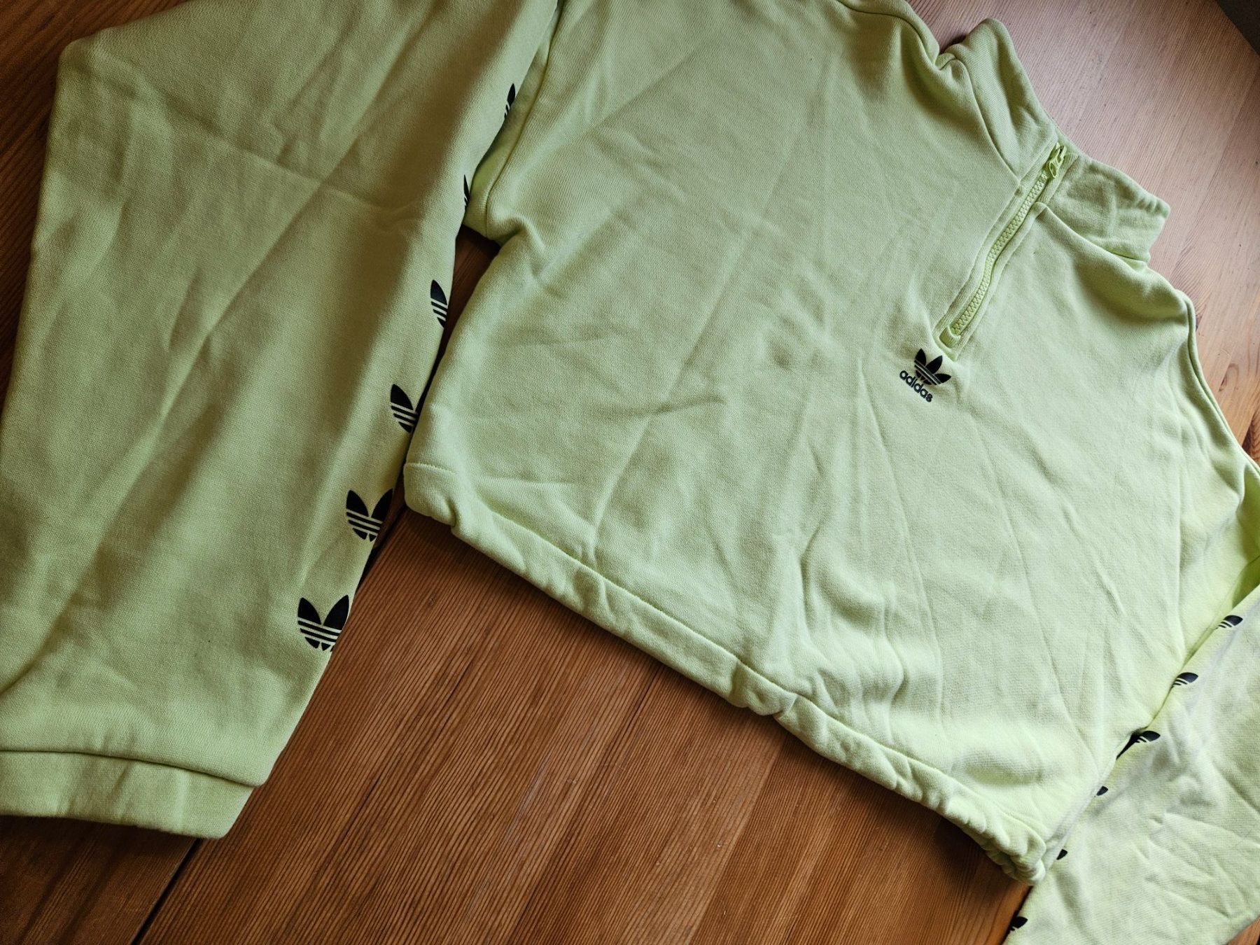 Adidas Maglioni & Felpe: Cropped Sweater adidas Grösse S retro Pullover – Usato da Hägglingen venduto da United-Village-Trade 2