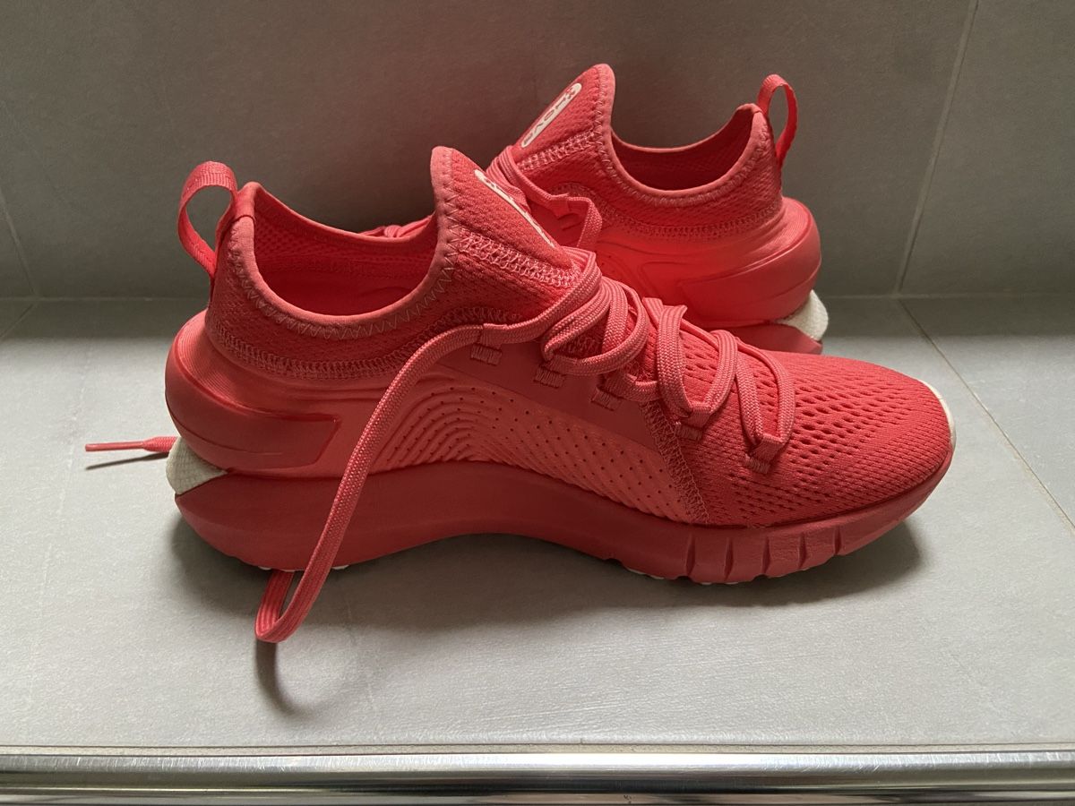 Under Armour Scarpe da donna: Sportschuh Under Armour – Nuovo (secondo la descrizione) da Büsserach venduto da vimeco.43 2