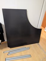 IKEA Eckschreibtisch schwarz mit Metallbeinen