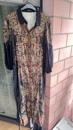 ETRO Kleid mit Paisleymuster und Gürtel, sehr schön!