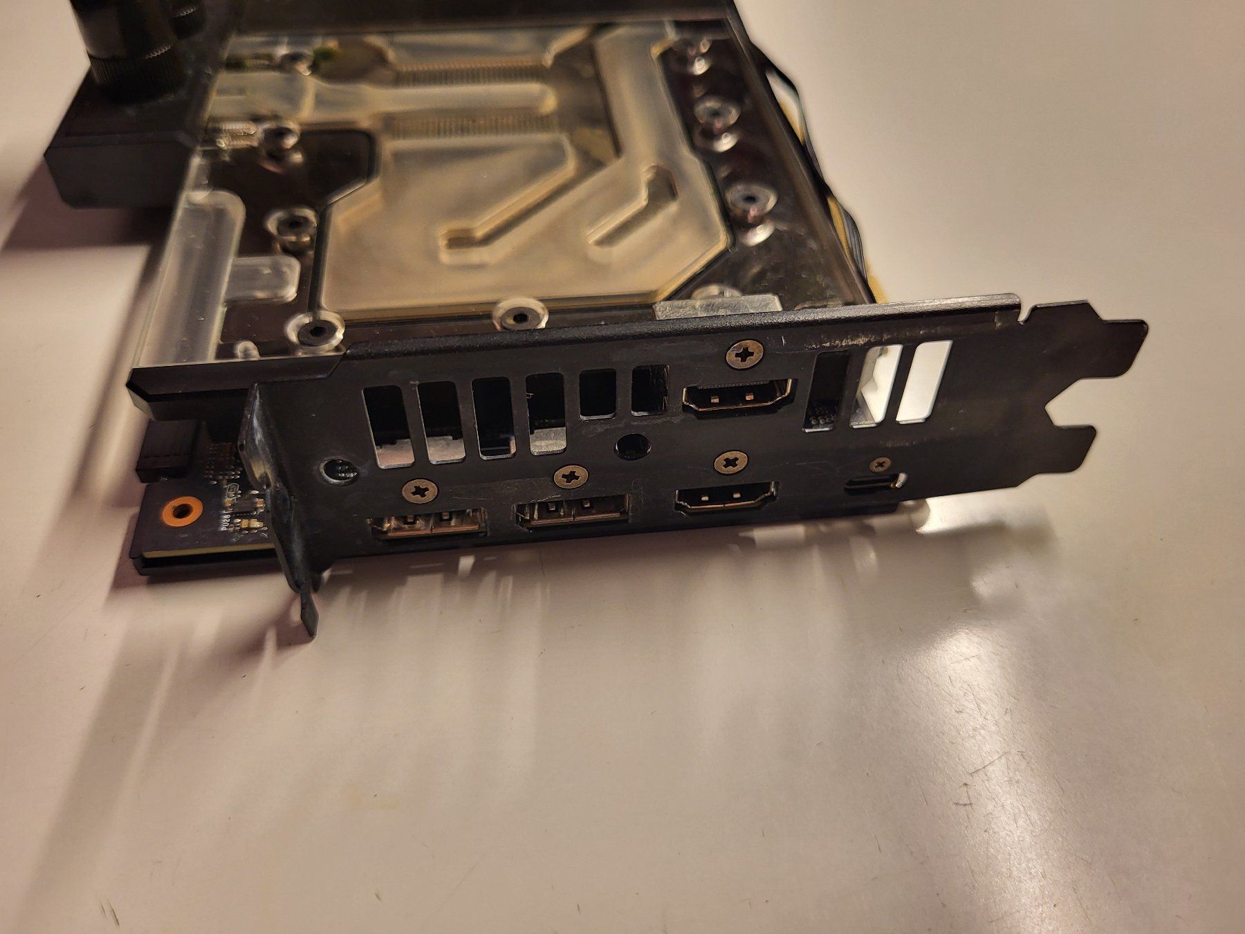 Nvidia Schede grafiche: RTX 2080 Ti 11GB mit EK Waterblock – Usato da Unterengstringen venduto da CyberCore 2