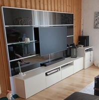 Wohnwand mit TV-Halterung weiss schwarz guter Zustand