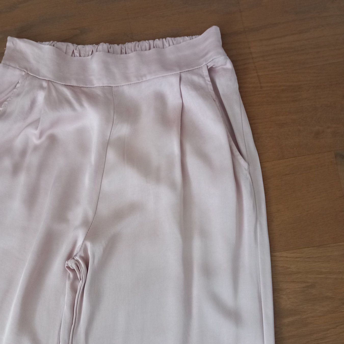 Pantaloni: wunderschöne Marlene Hose in 100% Viscose Gr. M rosa – Nuovo (secondo la descrizione) da Nottwil venduto da cecilia44 3