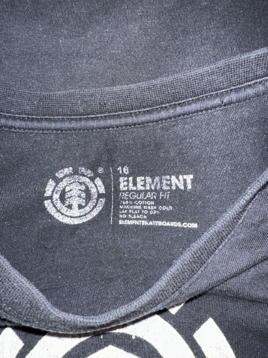 Element T-shirt: Element T-Shirt, schwarz, einf. Brustweite 48 cm – Usato da St. Gallen venduto da mai_2lcj 2
